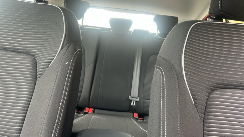 Ford Focus 1.0 EcoBoost Hybrid mHEV Titanium 5dr Auto Petrol Hatchback